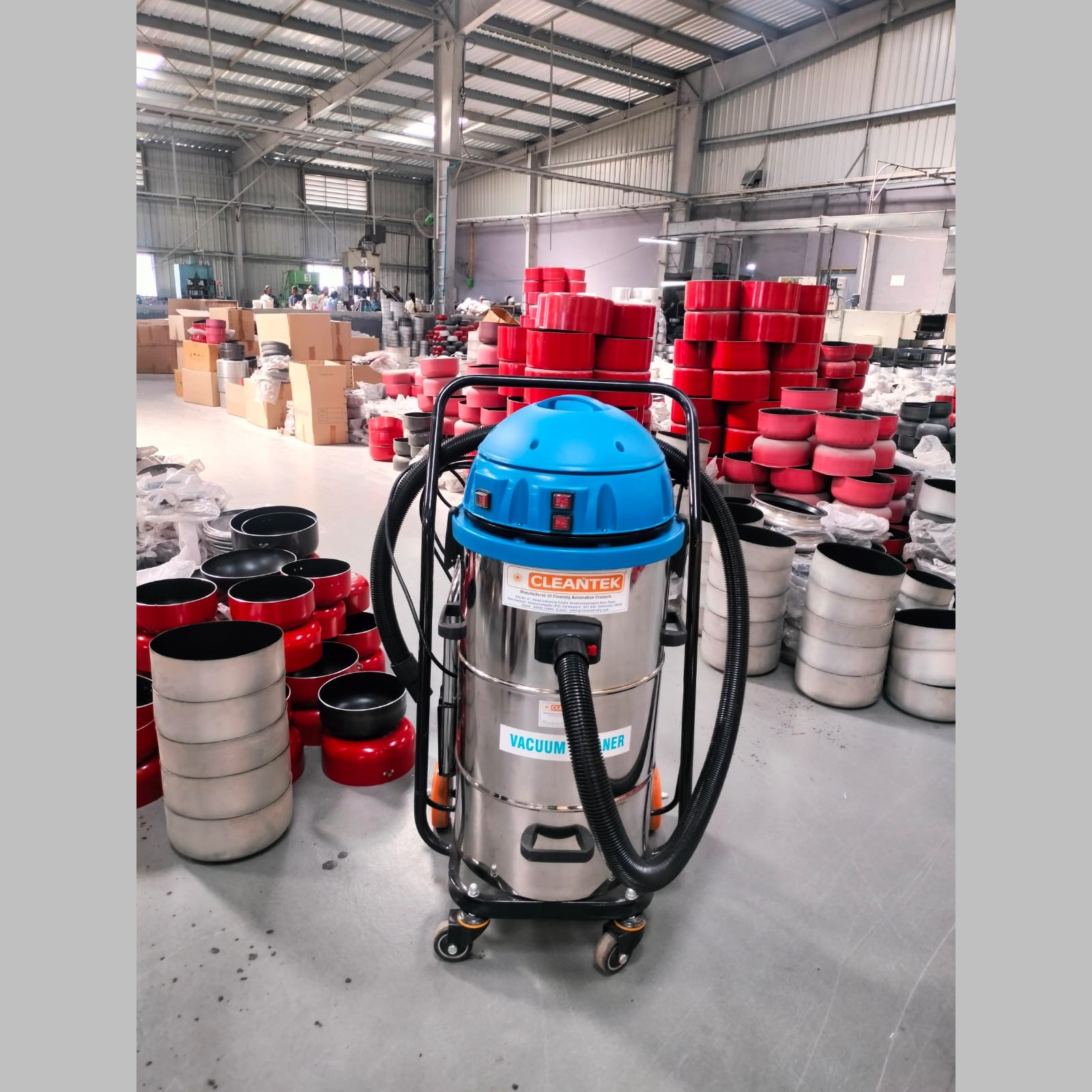 Wet and Dry vacuum Cleaner VCW300